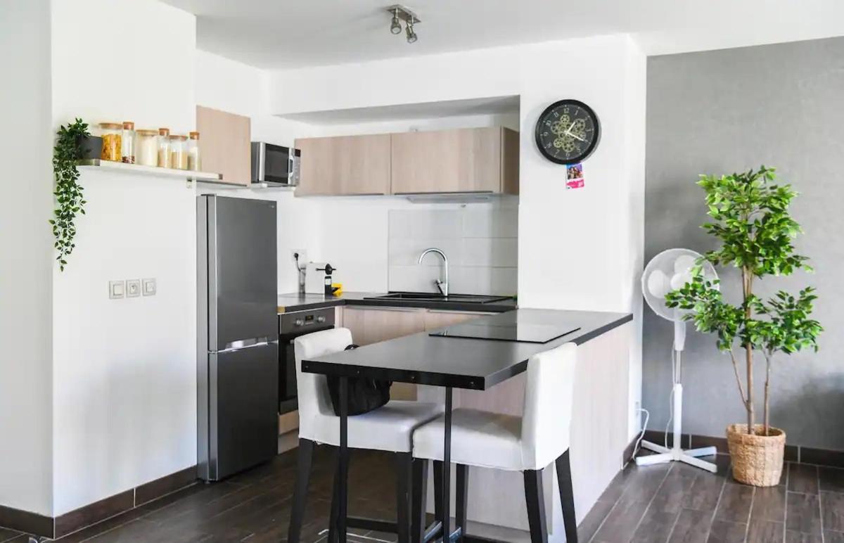 Superbe Appartement Avec Terrasse, Piscine & Parking Prive A Marseille Exterior photo